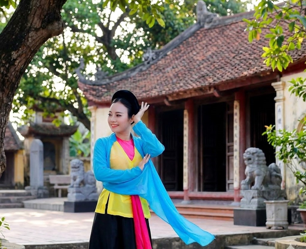 NSND Lương Thùy Linh: 